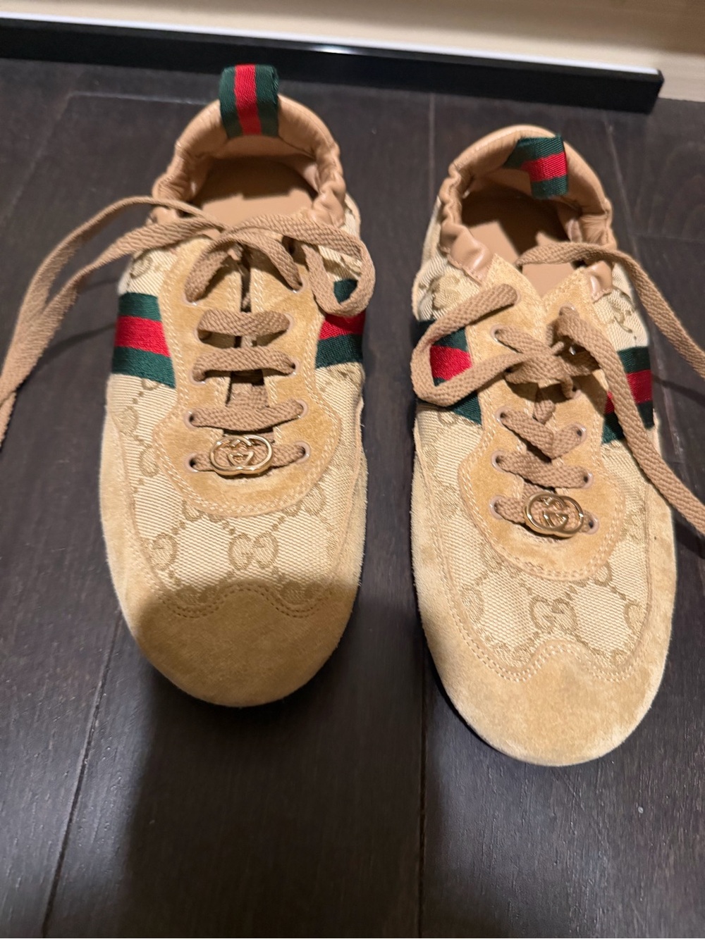 Gucci Beige Sneakers with Green & Red Web Stripe